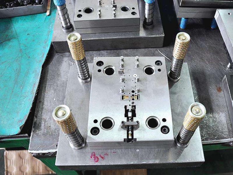 莫力达瓦达模具制造-01